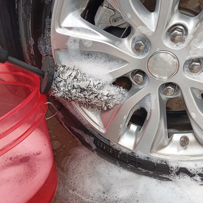 Scratch-Free Microfiber Wheel Brush