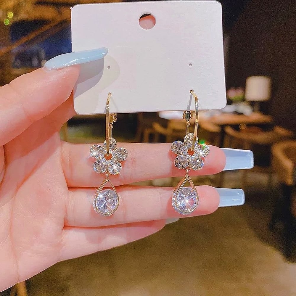 Radiant Elegance – Shine Blossom for Every Occasion