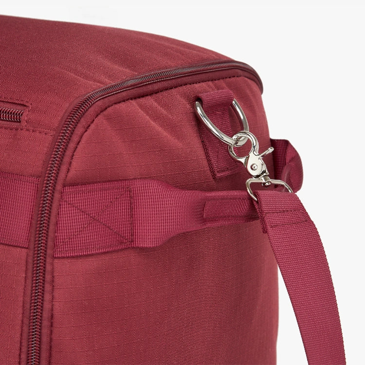 Travel with Impeccable Clothing and Effortless Style