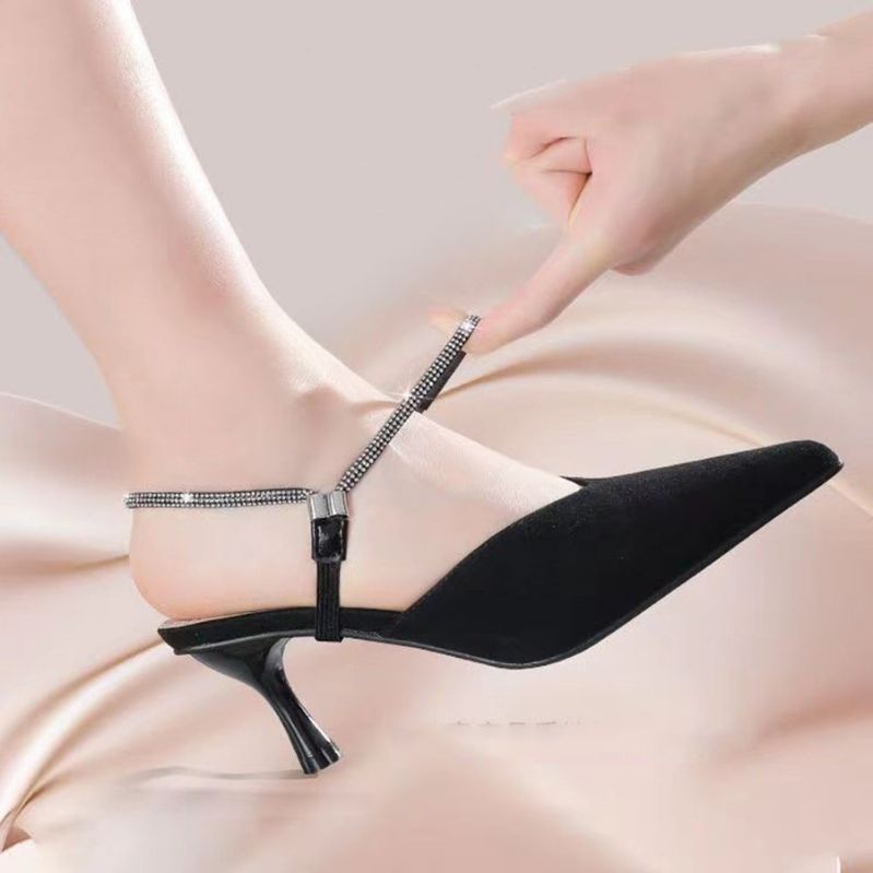 GalaGrip™ — Lock In Your Look With Sparkling, Slip-Free Confidence