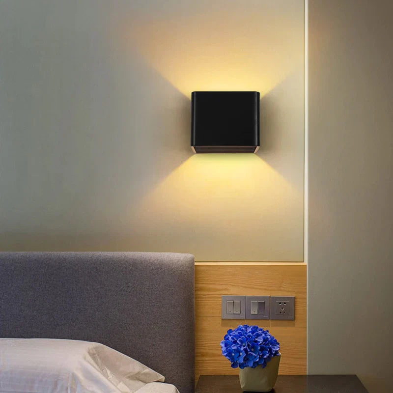 Light Cube™ - The luxurious, wireless wall lamp!