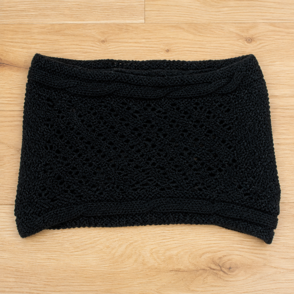 VelouraSilk™ — Wrap Yourself in Feather-Light Warmth and Effortless Elegance