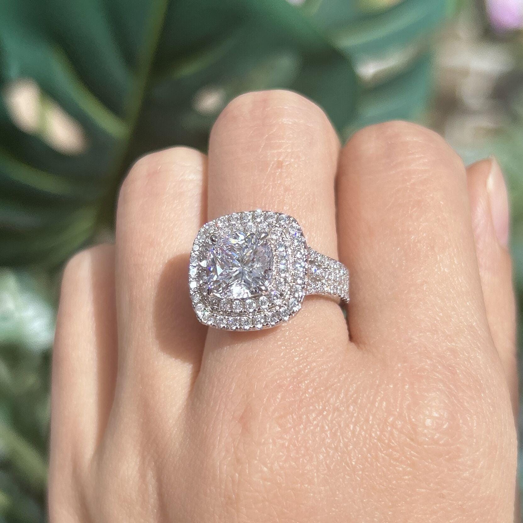 Double Halo Ring - Ignite Your Radiant Confidence with Sparkling Elegance