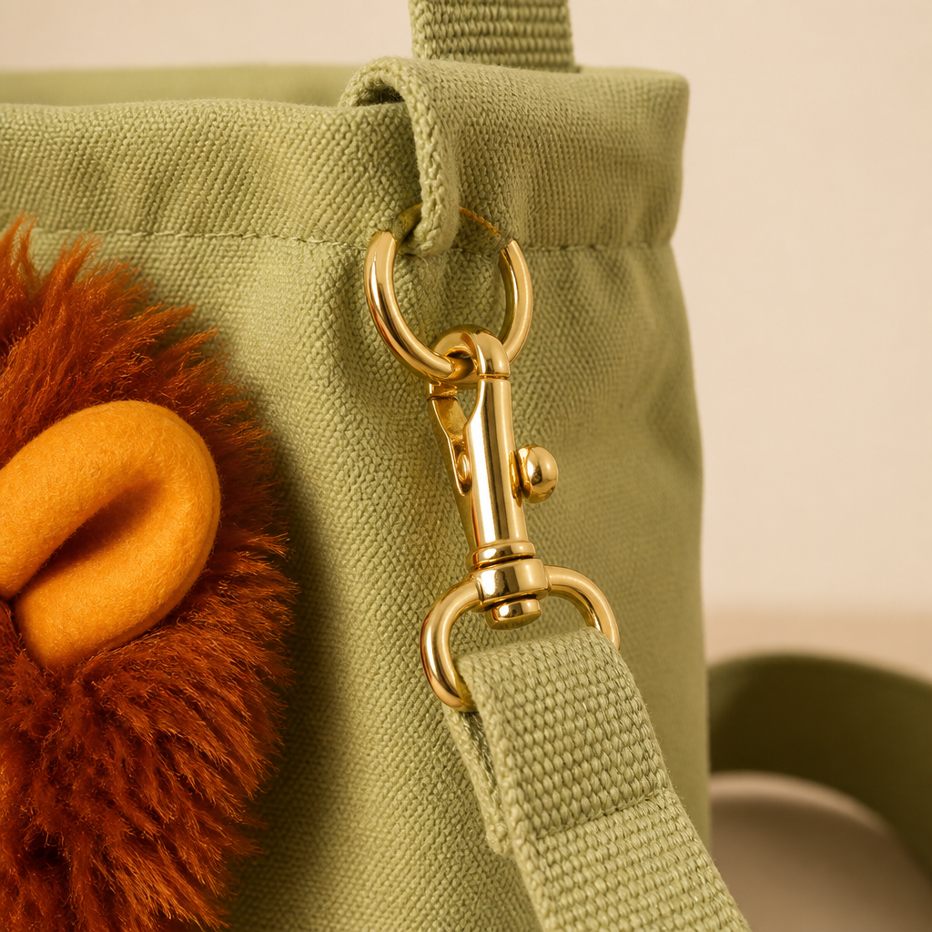 RoamPride™ — Keep Your Tiny Pet Safe, Happy, and Stylish Wherever You Go