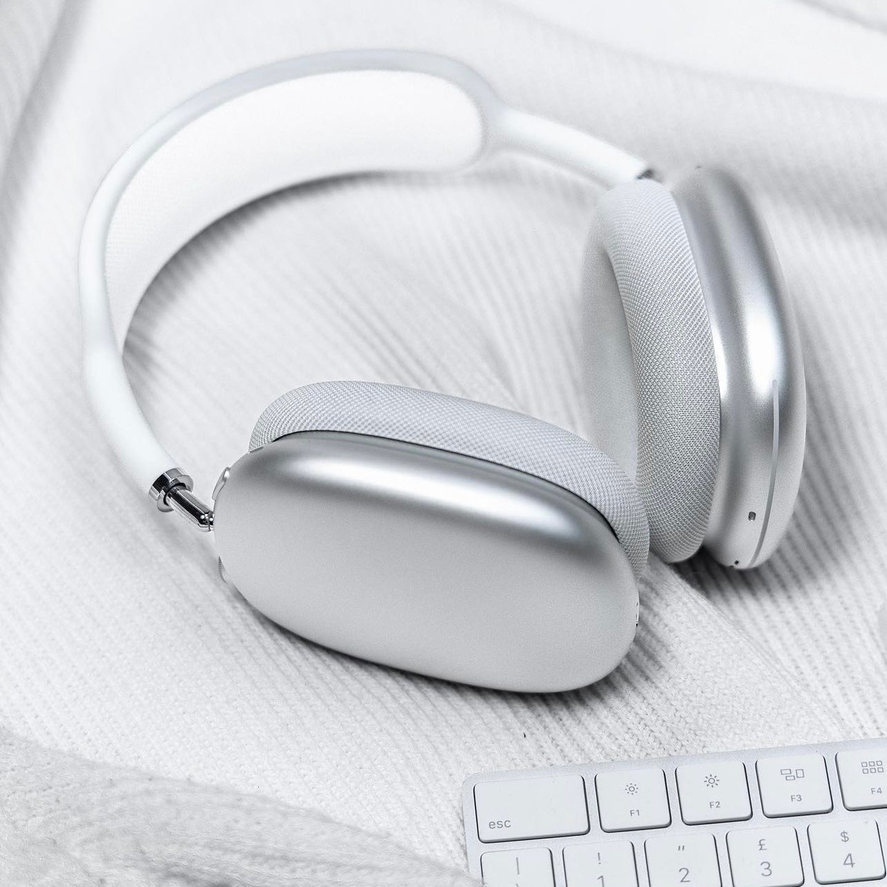 Experience Pure Soundscapes with VibeMute – Enjoy Distraction-Free Music Anywhere