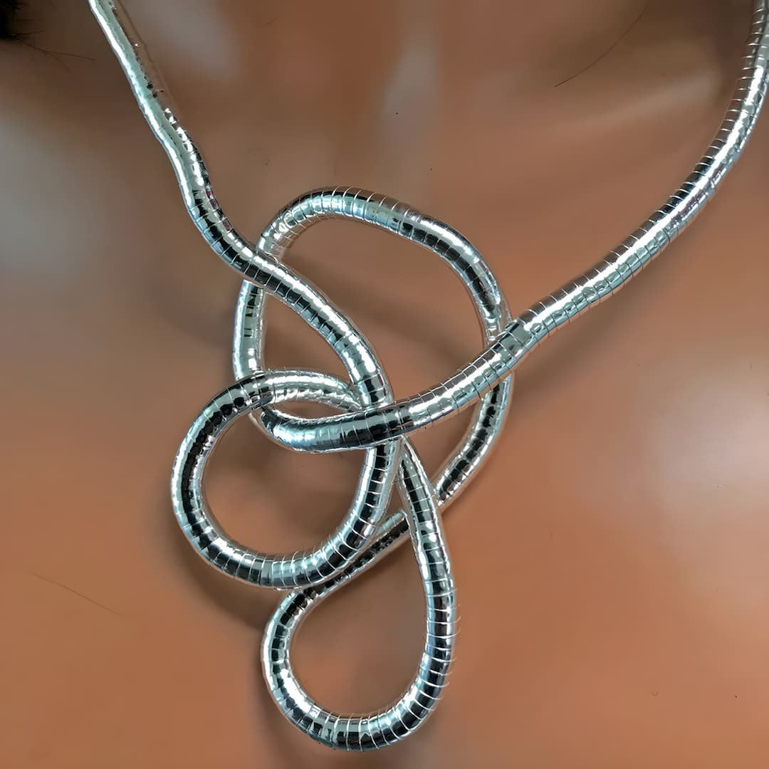FlexAura™ — Unleash Your Style Freedom and Shine with Every Twist