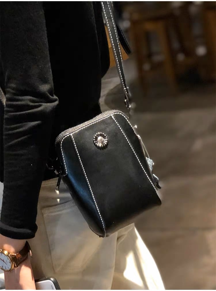 VeraLoft™ Crossbody — Effortless Style and Freedom to Move Hands-Free