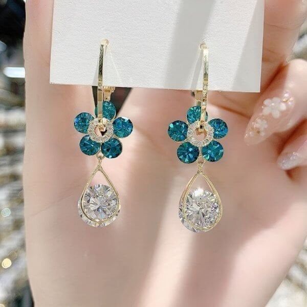 Radiant Elegance – Shine Blossom for Every Occasion
