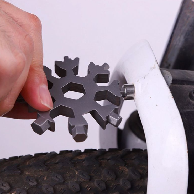 18-in-1 Stainless Steel Multitool – Your Compact Solution for Quick Fixes