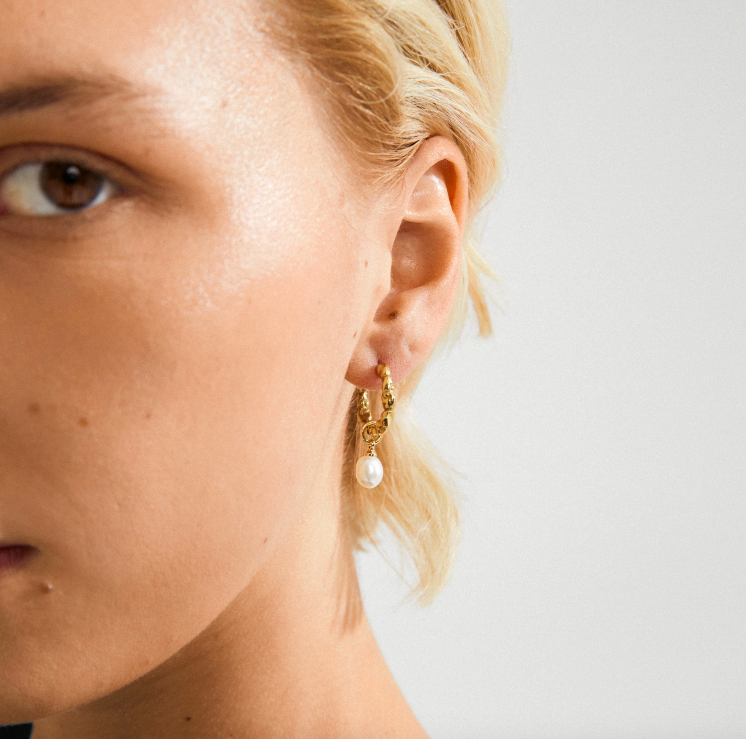 Gold Hoop Earrings – Transform Any Outfit into a Radiant Style Statement
