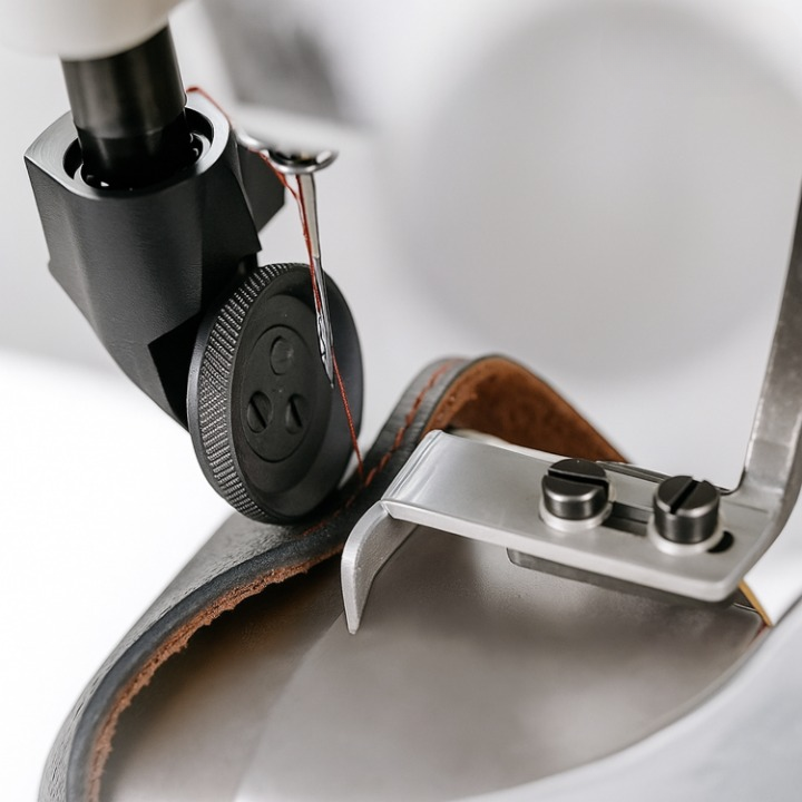 Buy One Get One Free | Professional Rolling Foot for Smooth Seams on Thick Fabrics