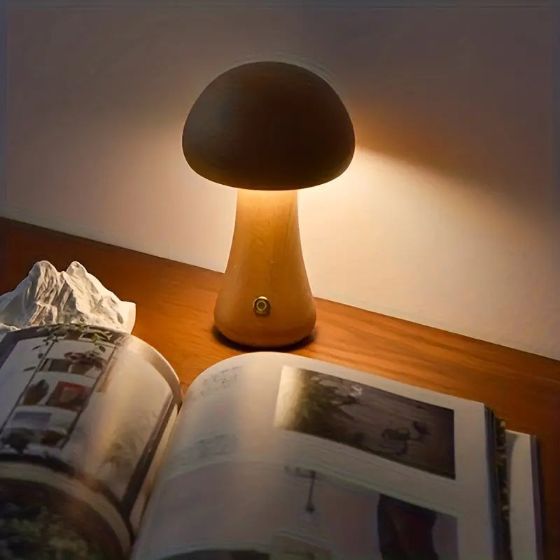 GloedGilde - Elegant Table Lamp in Mushroom Style
