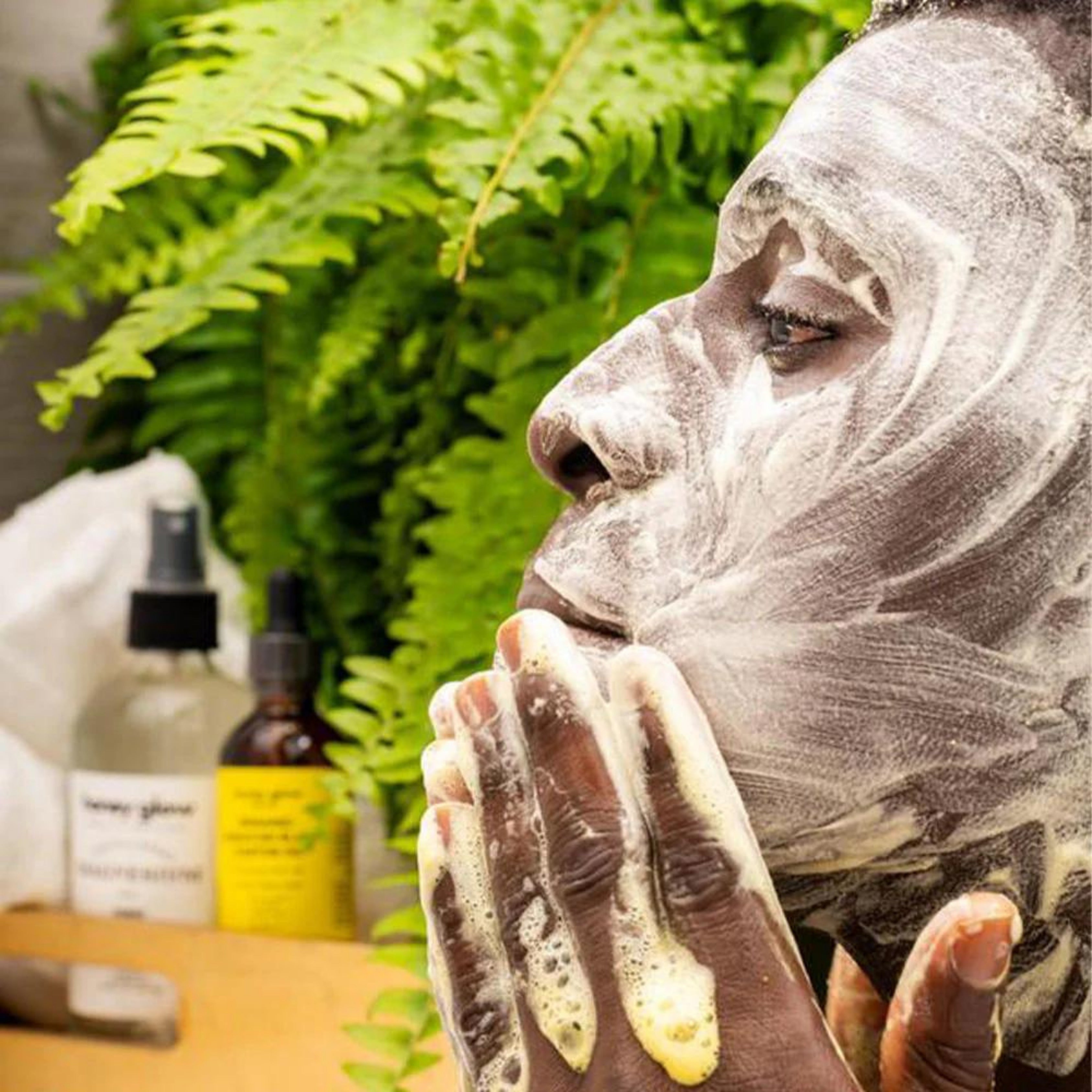 1+1 Free | RadiantGlow™ Brightens and Evens the Skin