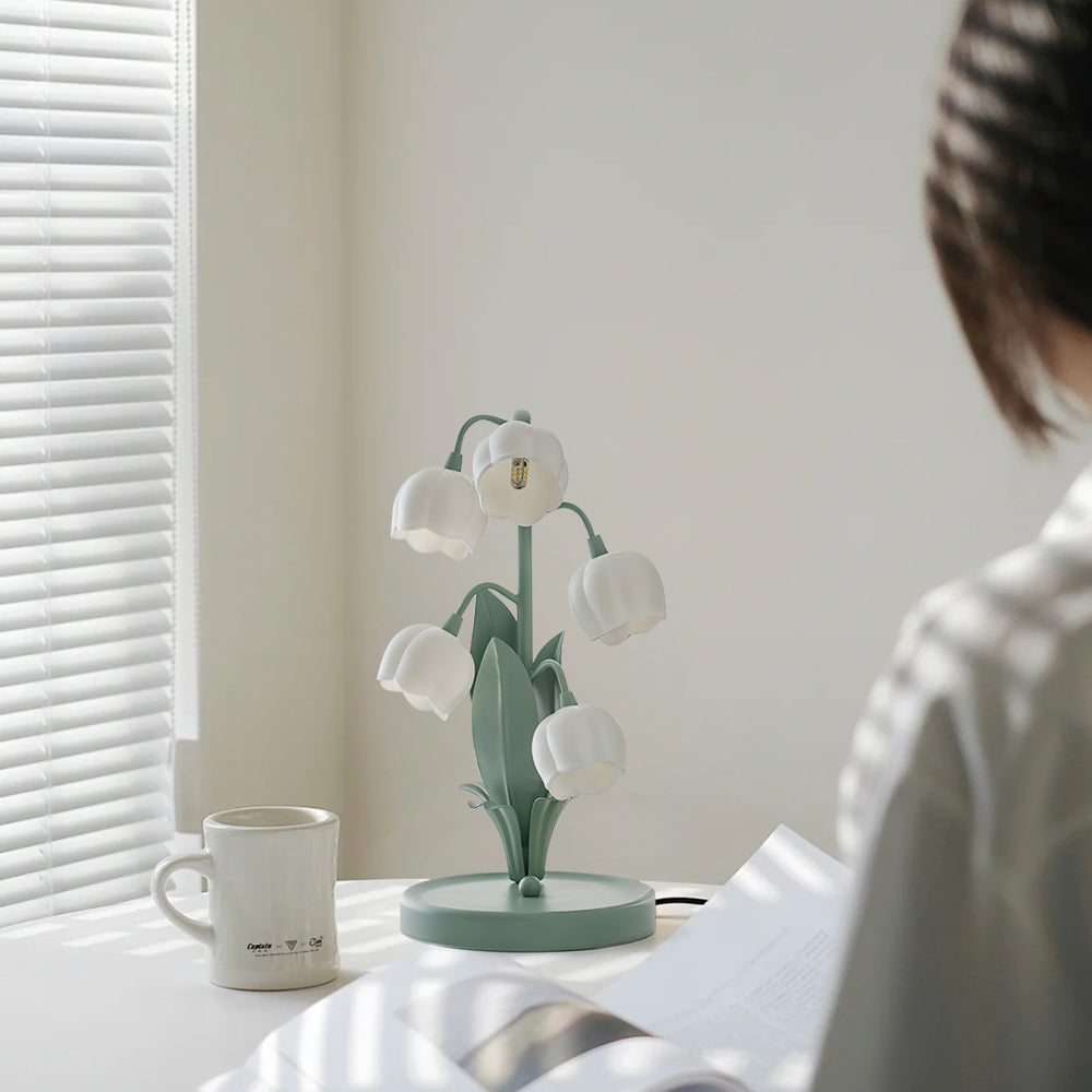 Table lamp with a bell orchid