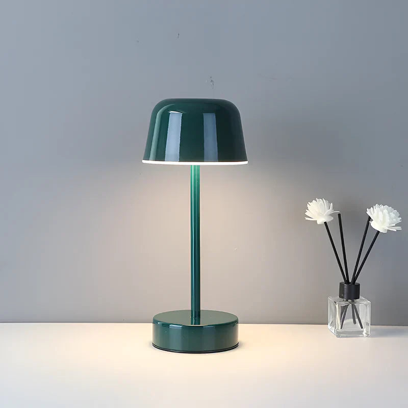 RetroLED - Wireless LED Table Lamp in Retro Design