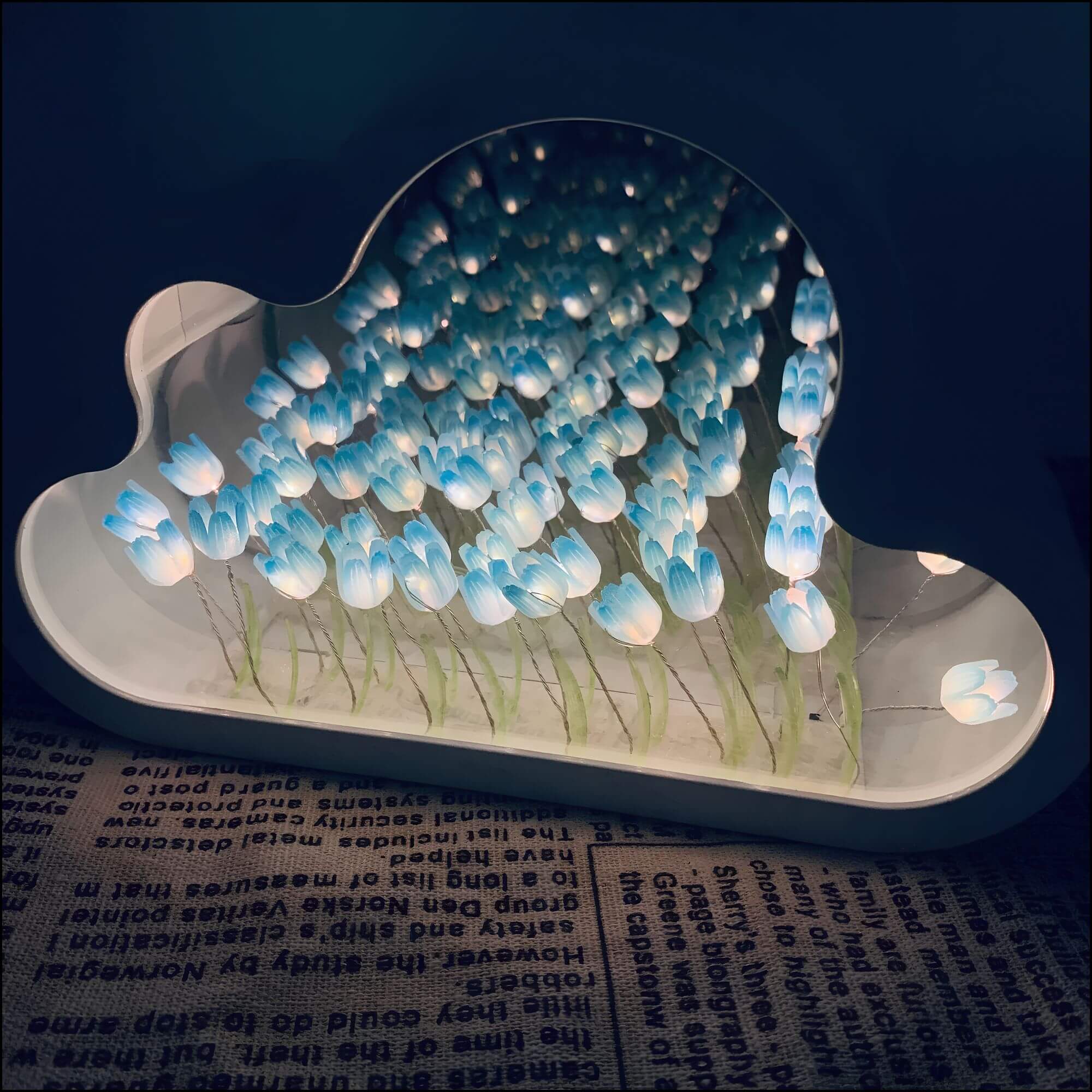 Eternal Cloud Mirror Tulips - LED Mirror with Infinity Effect