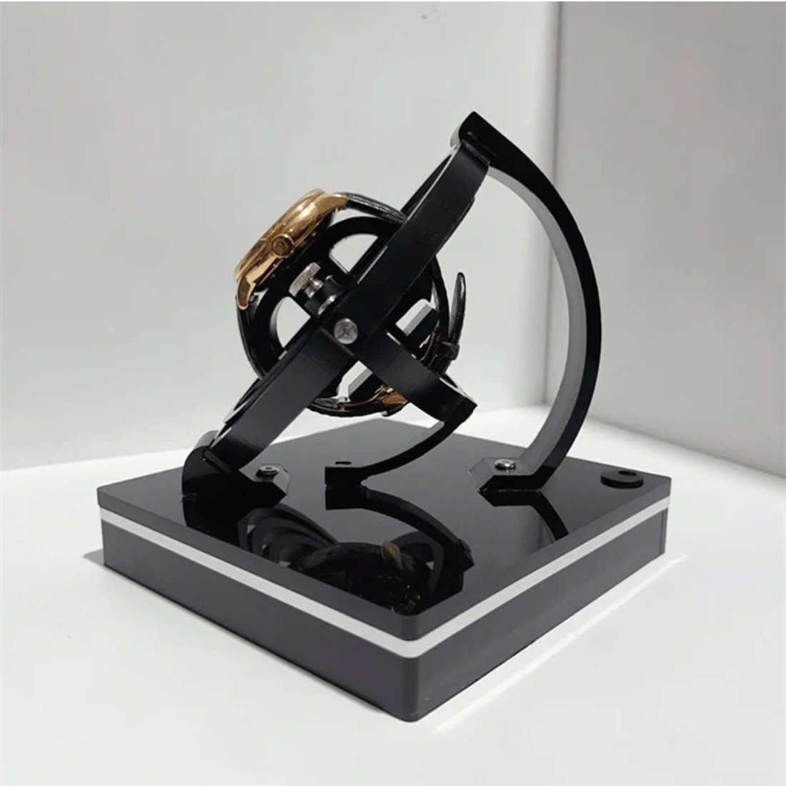 Automatic Watch Winder with Silent Functionality – ChronoPulse Style