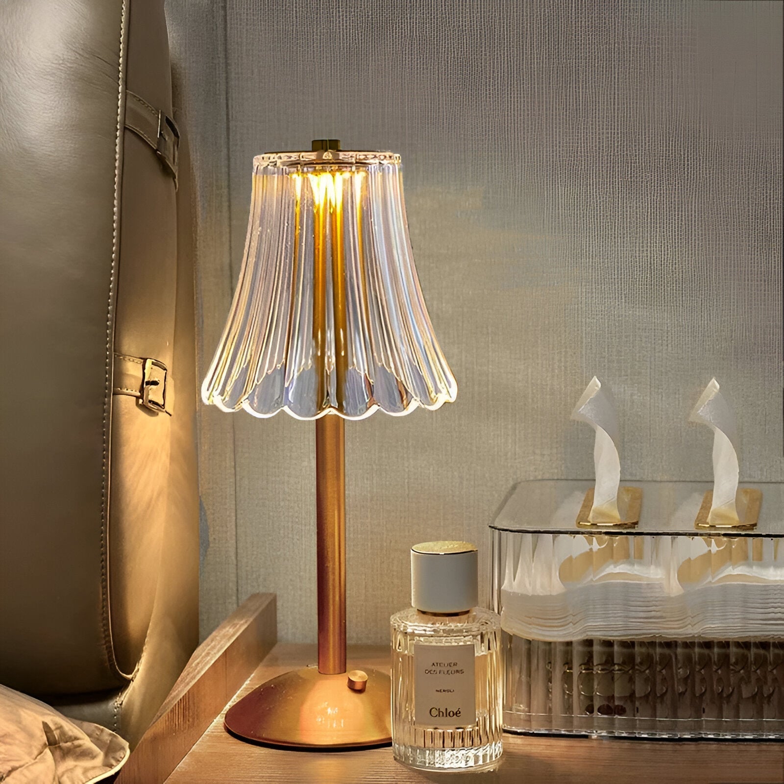 EleGlow - Vintage-Inspired Wireless Table Lamp