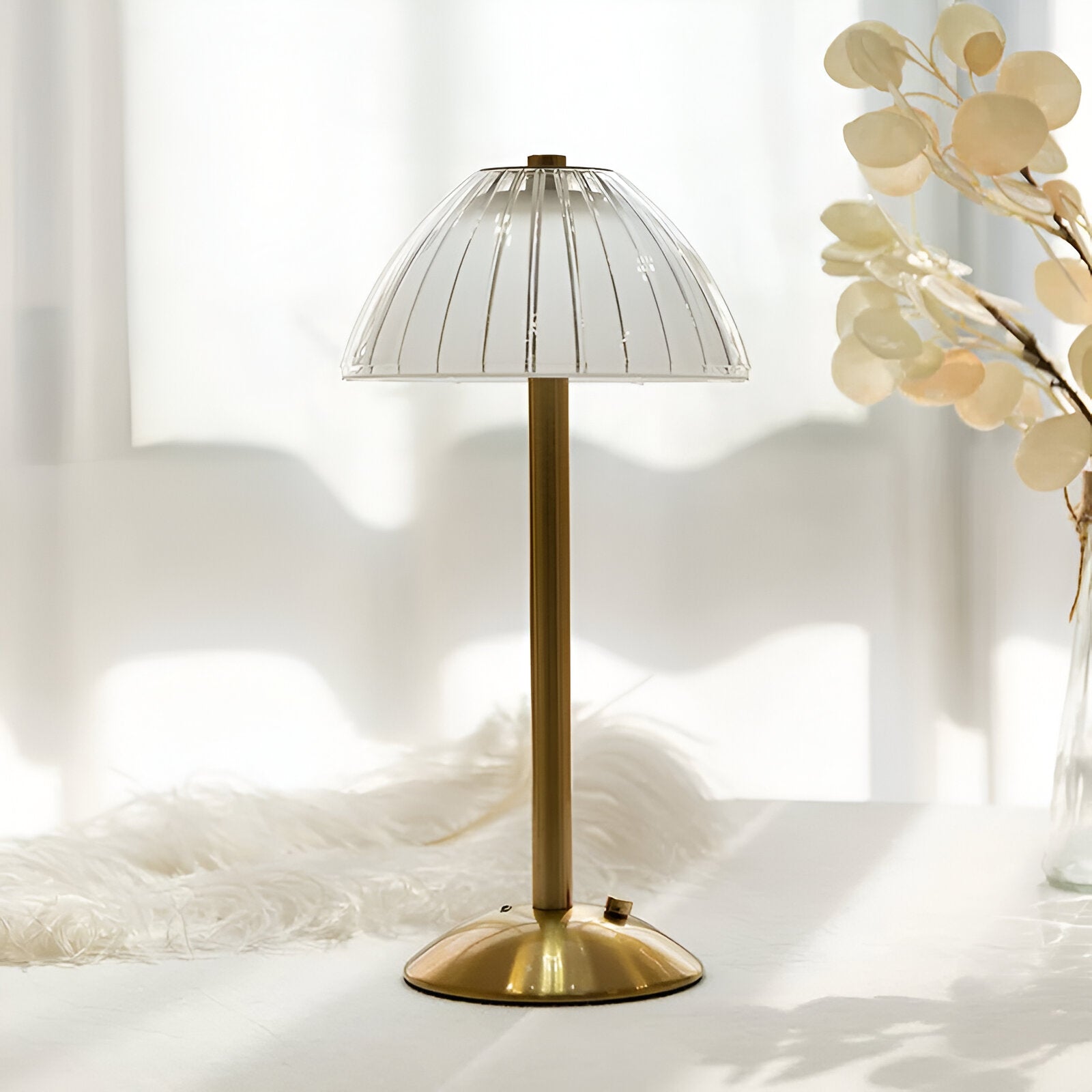 EleGlow - Vintage-Inspired Wireless Table Lamp