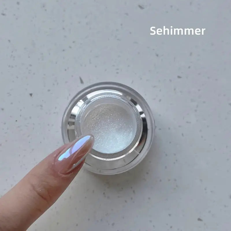 Nail Polish for Irresistible Mirror Shine and Radiant Appearance