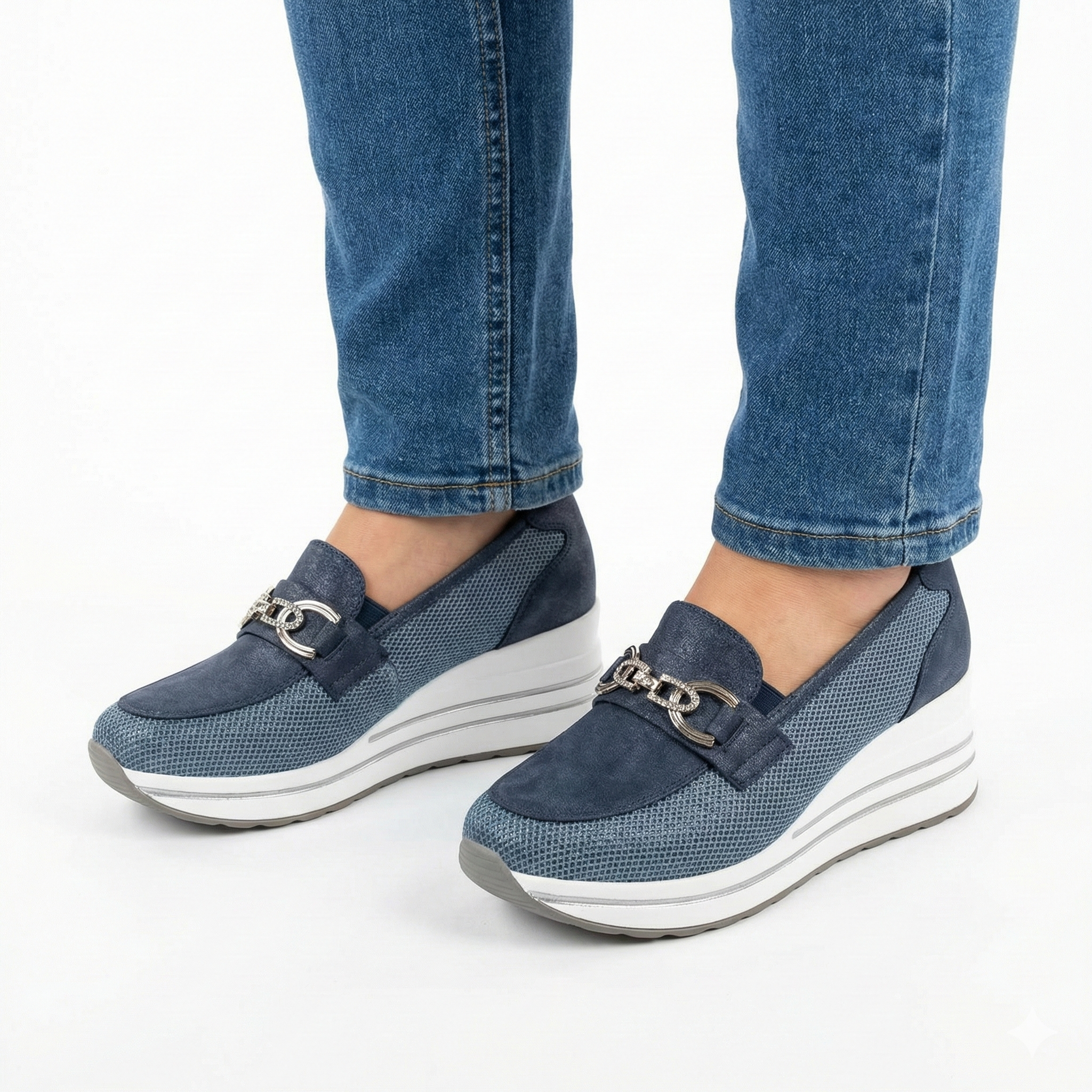 VeloraStride™ — Glide Light as Air with Cozy, Sweat-Free Winter Power