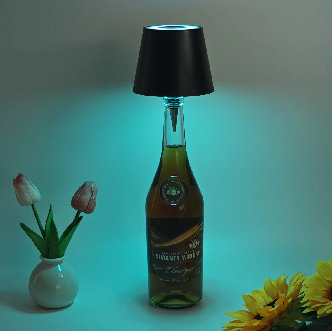 LuxeBottle - Wireless LED Table Lamp in Bottle Design - Dimmable | USB | Living Room | Decoration