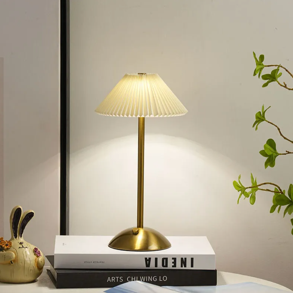 Wireless Modern Table Lamp with USB Charging Function LumiFold - Dimmable in 3 Steps | Bedside Lamp | Living Room