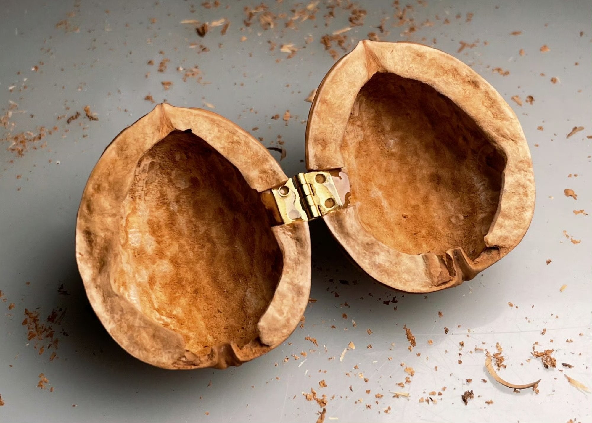 WalnutNest™ — Handcrafted Glow That Turns Any Room Into a Warm, Magical Retreat