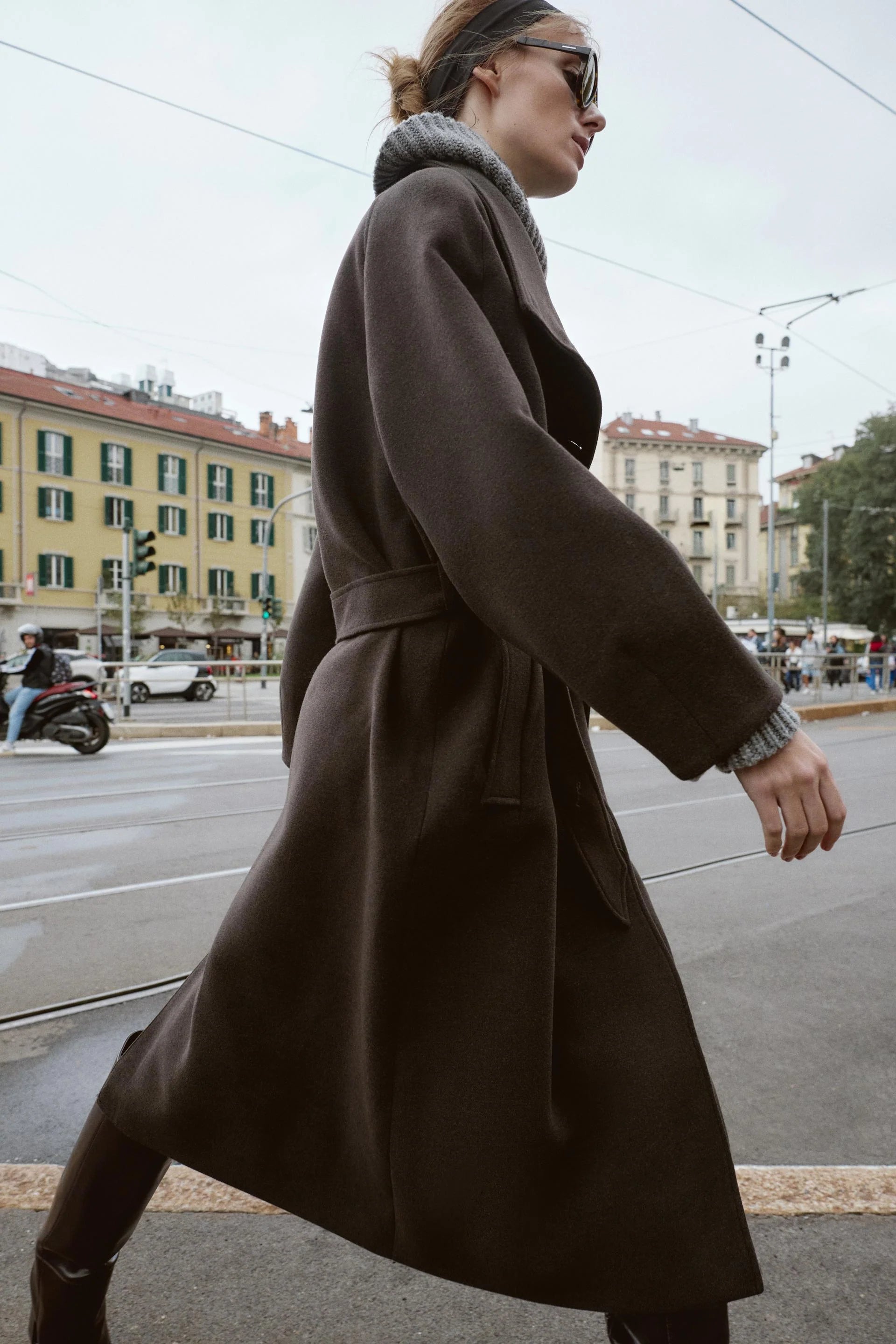 Luxaira™ Wool Coat — Shape Your Warmth with Sleek Confidence Every Day