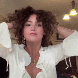 VivaCurl™ — Unlock Bouncy, Head-Turning Curls That Stay Hydrated and Shine All Week