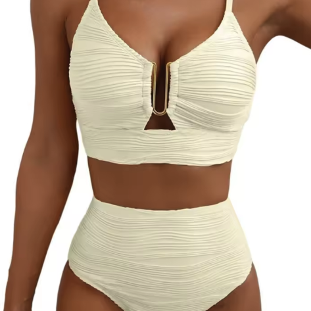 Invisible Support and Perfect Fit for Carefree Beach Confidence