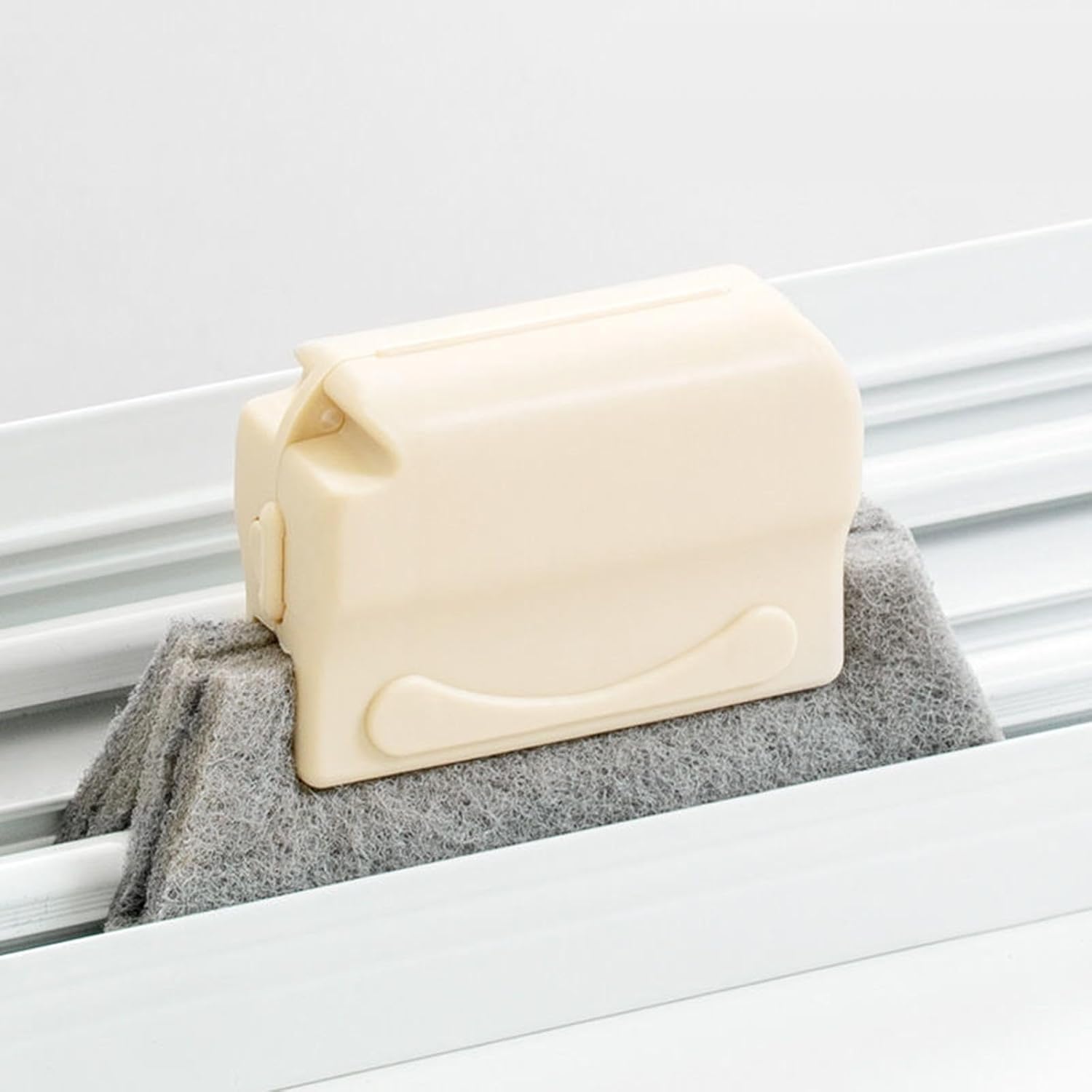 Deep Cleaning Solution for Quick Dirt Removal