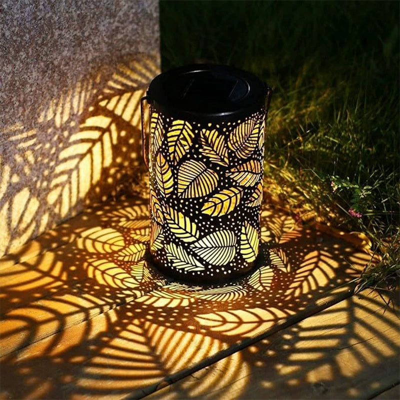 Solar garden lamp featuring sunflower design