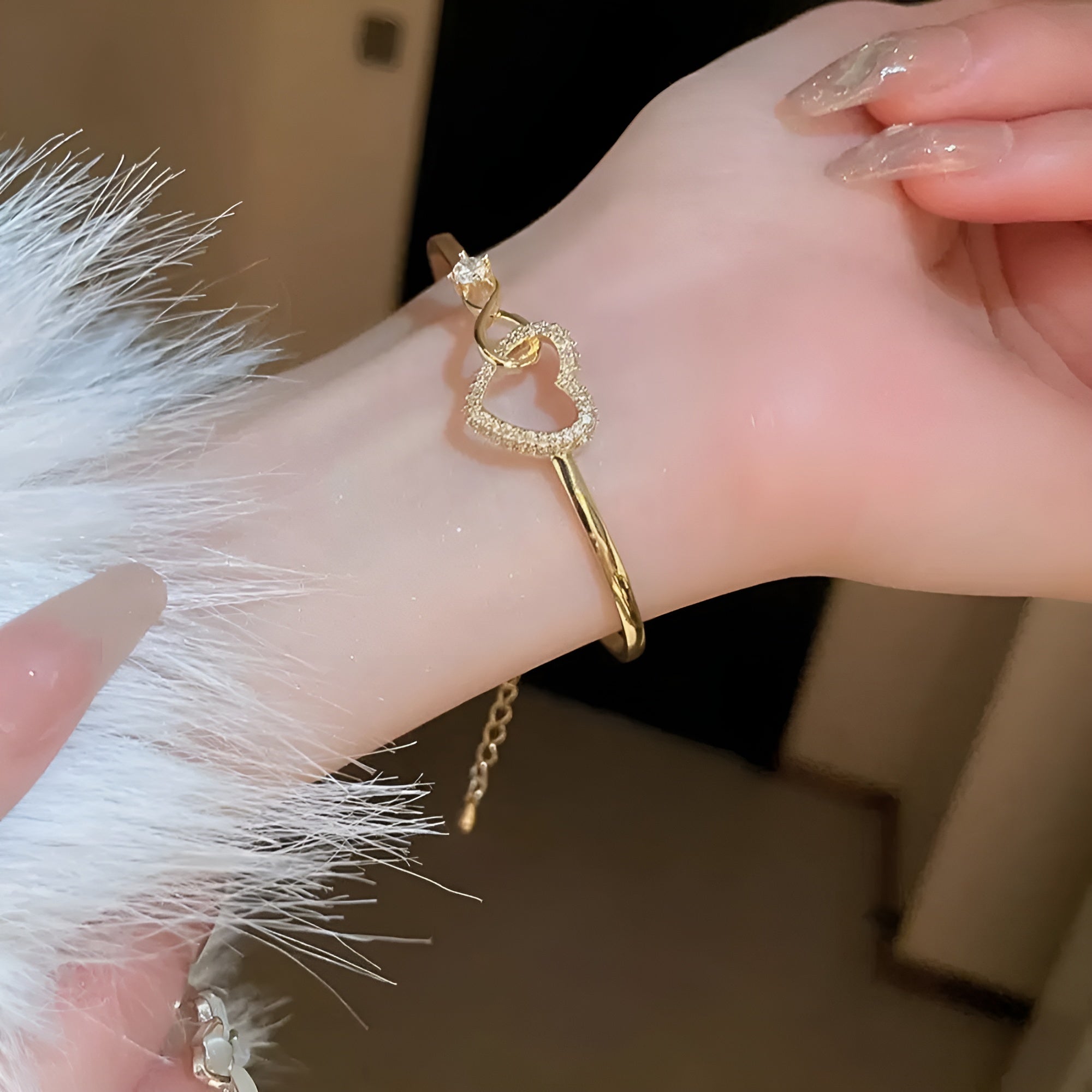 Wear the Everlasting Love that Connects Hearts Forever