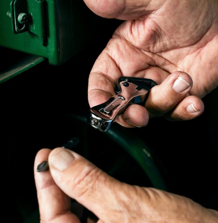 Effortlessly Handle Every Tight Screw with Ease and Comfort