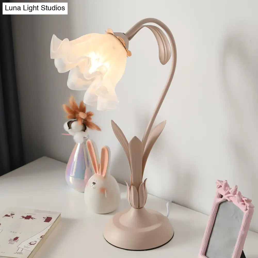 Countryside Frosted Glass Night Lamp – Flower-Shaped, Single-Light Table Lamp for Kids’ Rooms (Available in Pink or Green)
