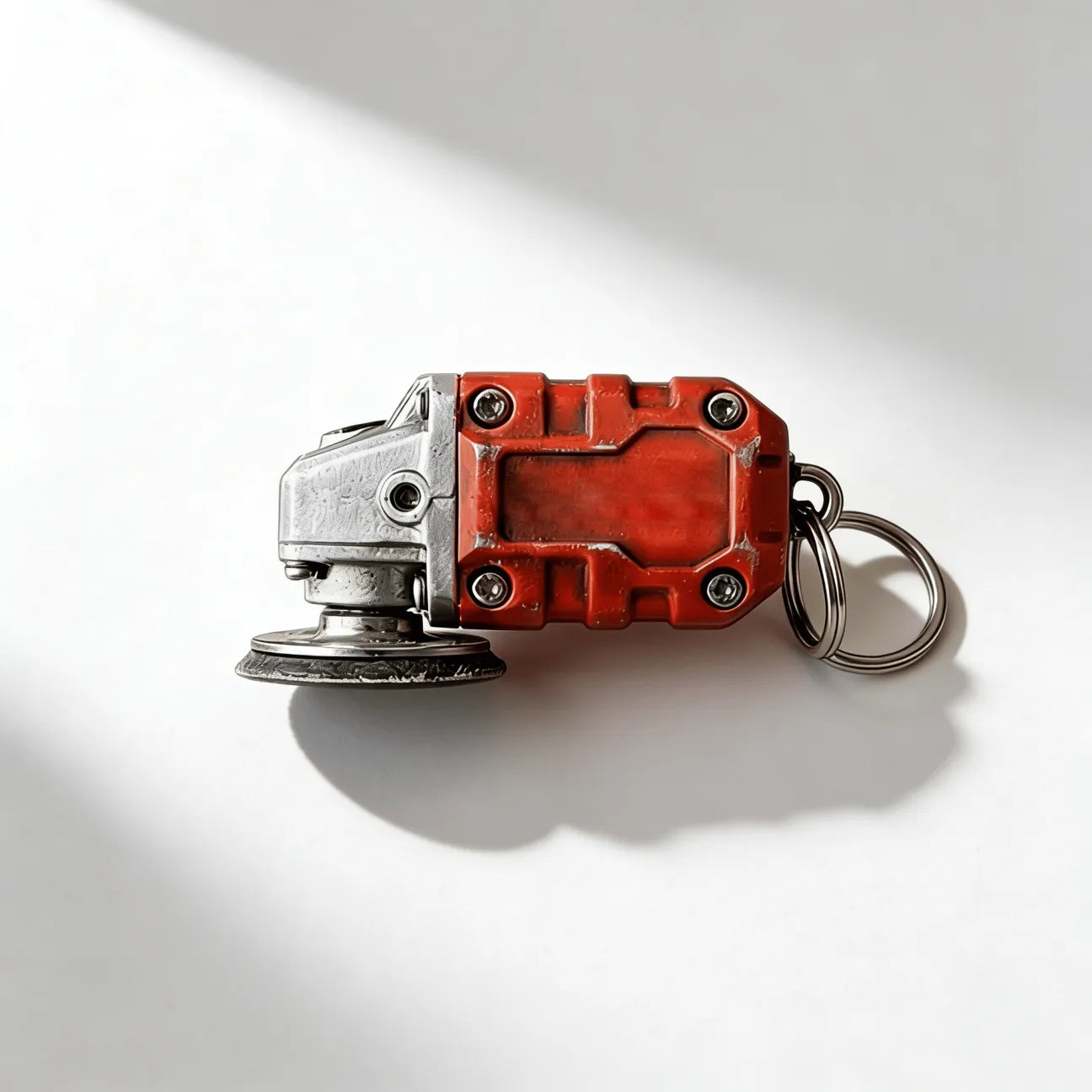 Compact Mini Grinder Keychain – Decorative and Always Within Reach