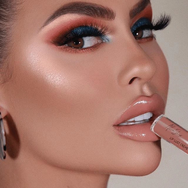 LushAura™ Cream Texture Lipstick — Wear Stunning, Hydrated Lips That Captivate All Day