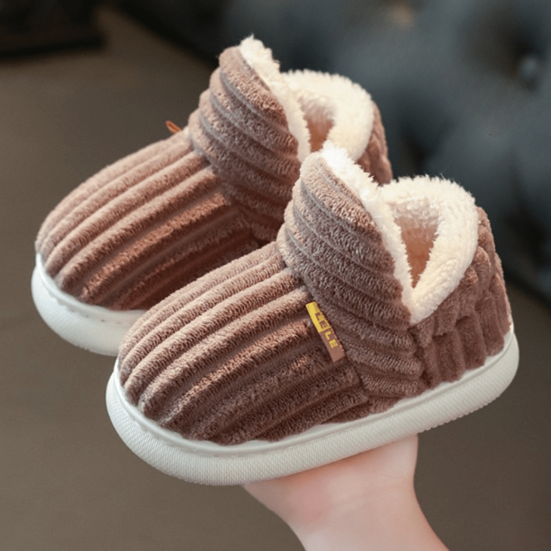 VuoraTherm™ — Wrap Your Feet in Cloud-Like Warmth and All-Day Cozy Support