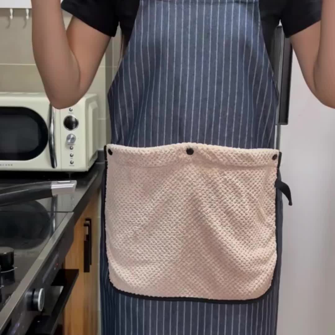 Kitchen Master Apron – Stay Clean, Comfortable, and Well-Organized While Cooking and Grilling