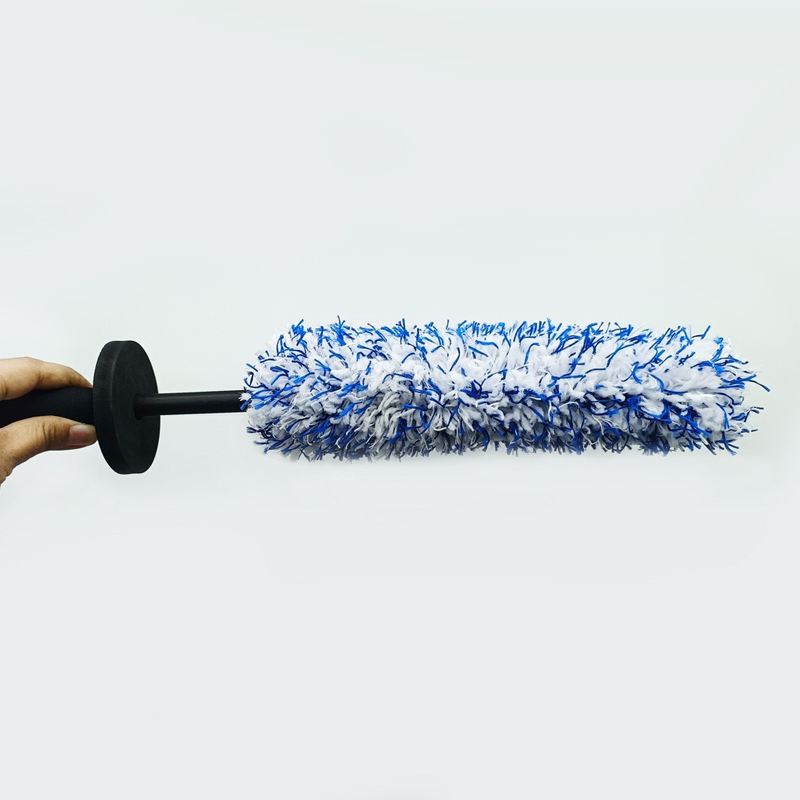 Scratch-Free Microfiber Wheel Brush