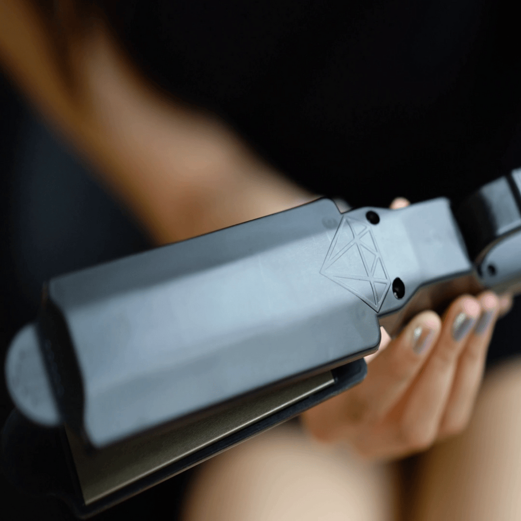 SilkVibe™ Hair Styler — Effortless, Head-Turning Shine That Lasts All Day