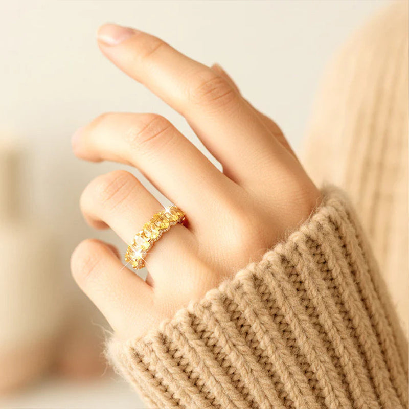 Transform Your Hand into a Stunning Eye-Catcher of Radiant Elegance