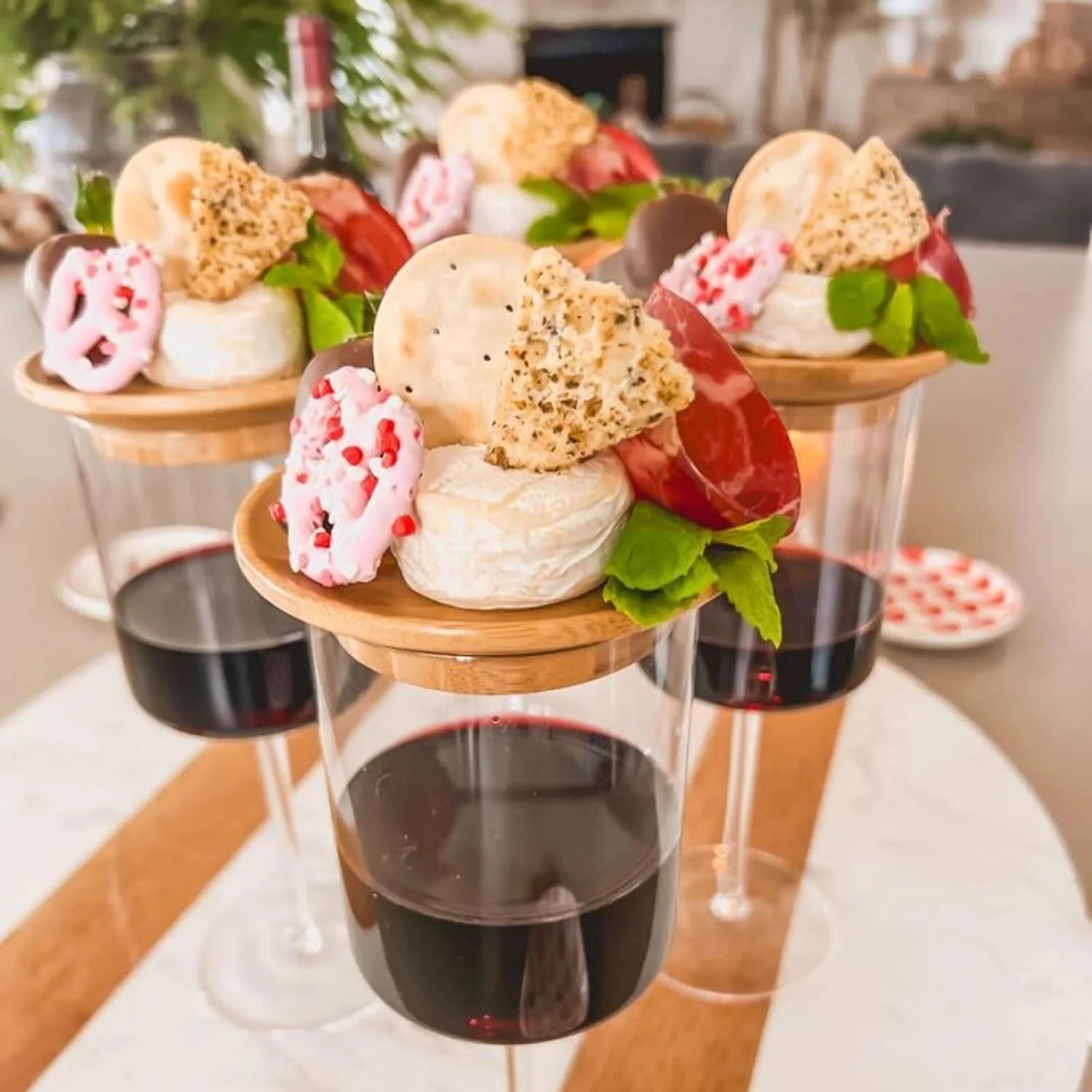 WineDish - wine plate for glass holder