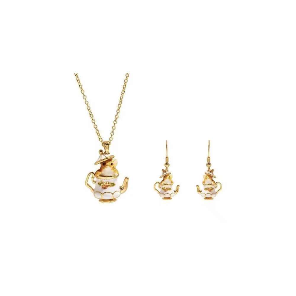 Enhance Your Look with Timeless Shine and Irresistible Charm