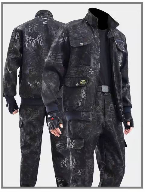 Mountaineering Suit for Men with Fleece Lining and Various Pockets