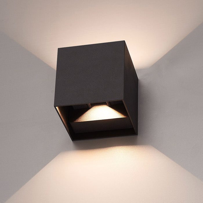 Light Cube™ - The luxurious, wireless wall lamp!