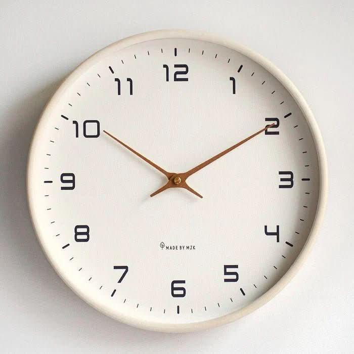 Modern Living Wooden Wall Clock with Silent Mechanism