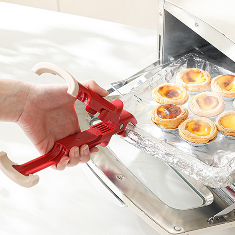 Secure Grip for Hot Dishes