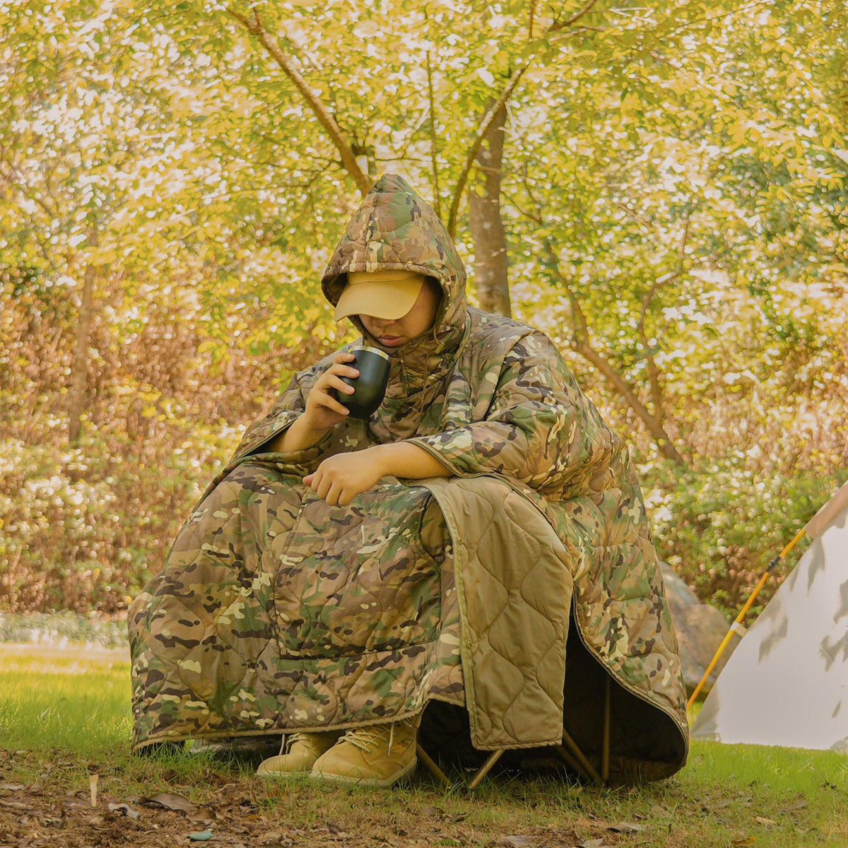 Camouflage Insulated Poncho for Outdoor Wear